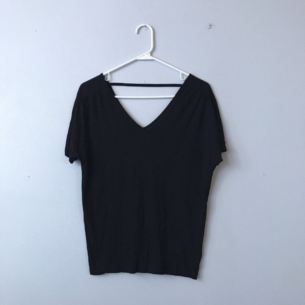 Black V Cut Top / Old Navy