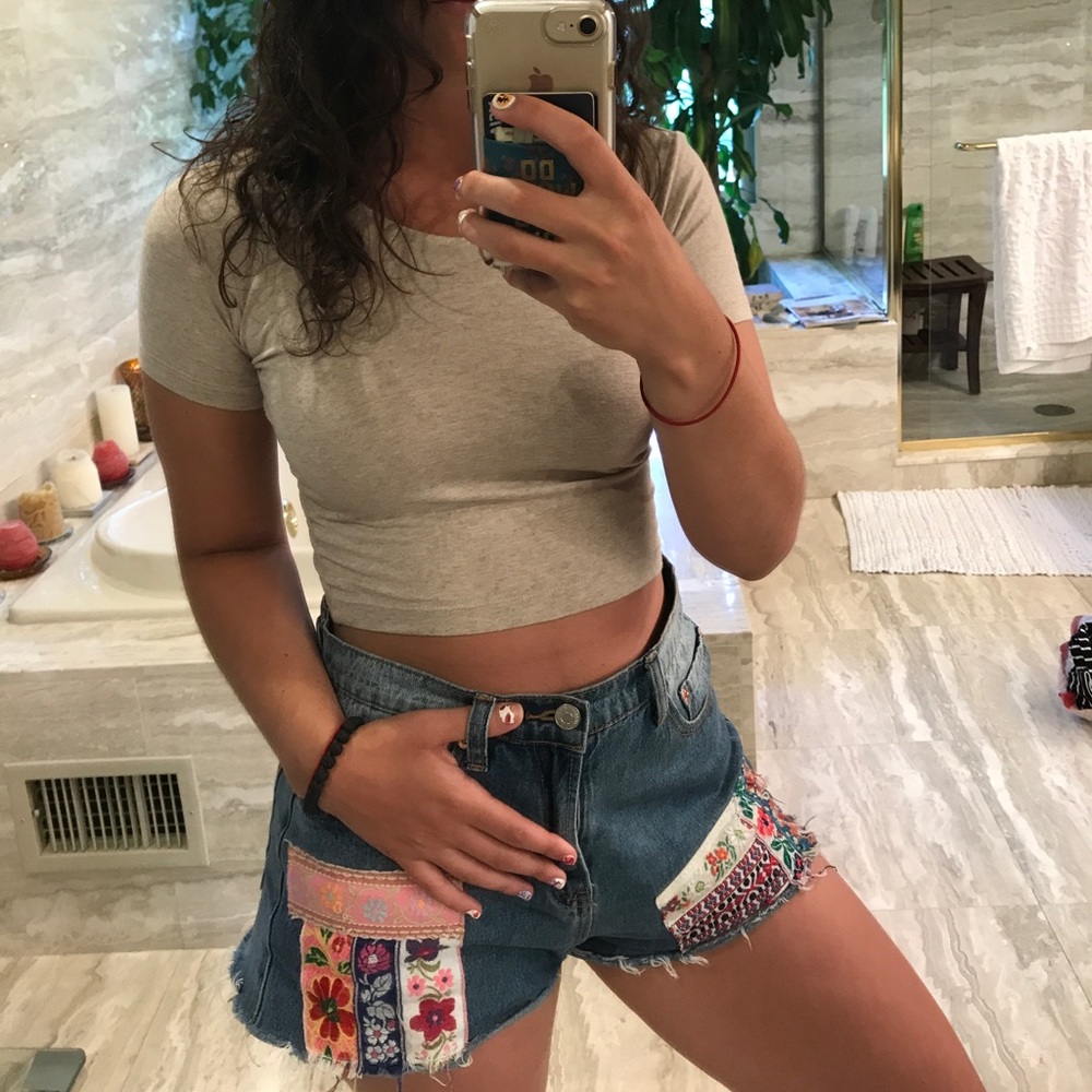 Classic American Apparel crop top.