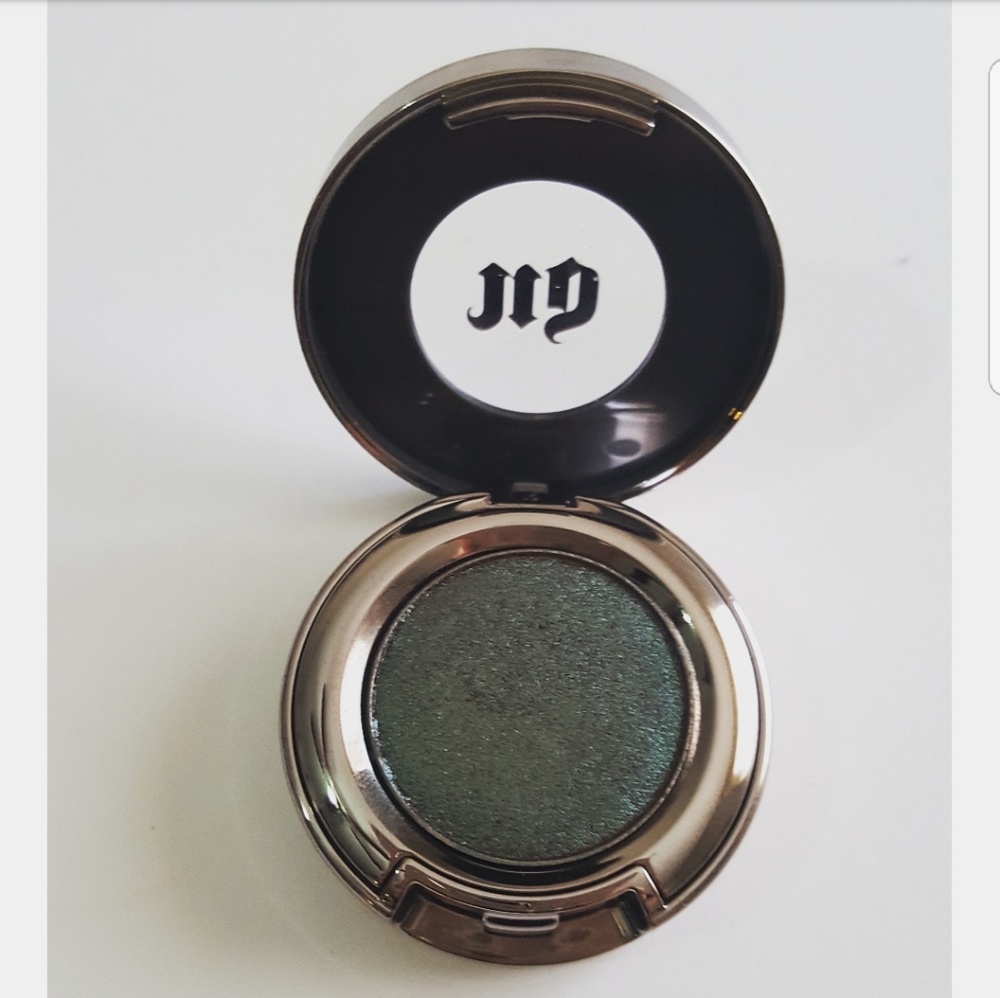 SALE WEEKEND ONLY!!❤Urban decay eyeshadow
