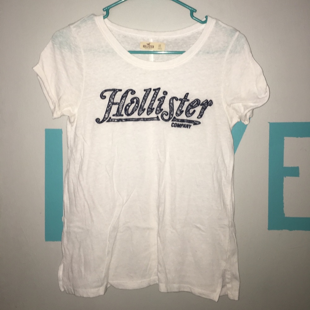 White Hollister T-shirt