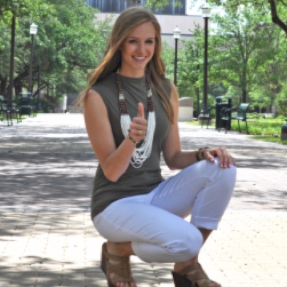 Meet your Posher, Emily - Picture 1 of 1