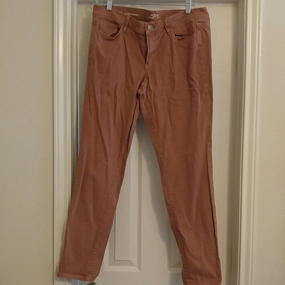 Loft sz 12 modern skinny in light rust color