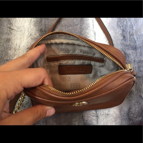 ✨SALE✨ Little Michael Kors satchel - Picture 2 of 4