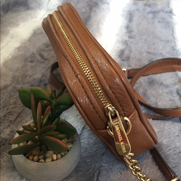 ✨SALE✨ Little Michael Kors satchel - Picture 4 of 4