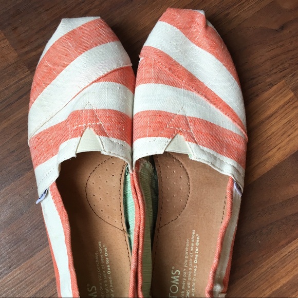 Toms Shoes - Toms canvas slip ons