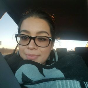 Meet your Posher, Ivon