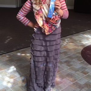 Ruffled gray skirt