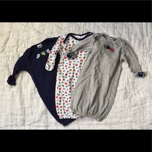 Gerber set of 3 boy's gowns 0-6 mo
