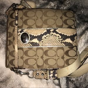 Coach ✨ cross body bag