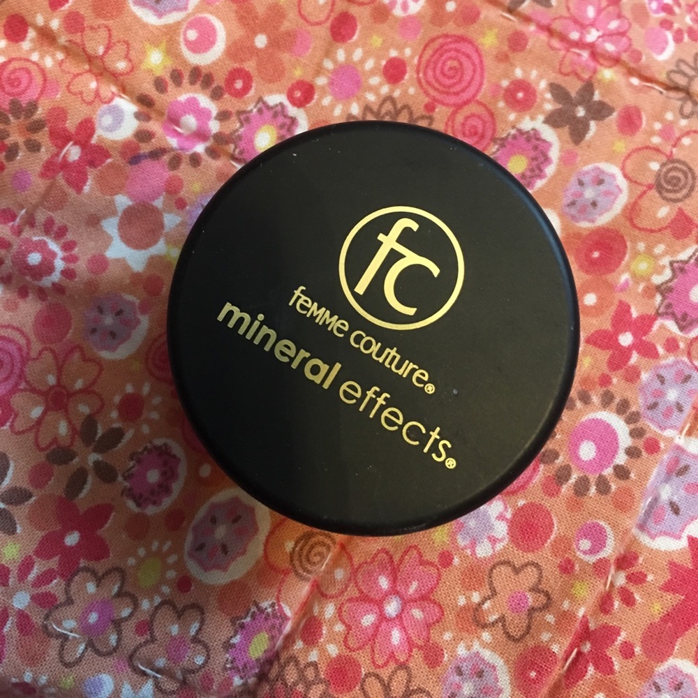 Femme couture loose makeup