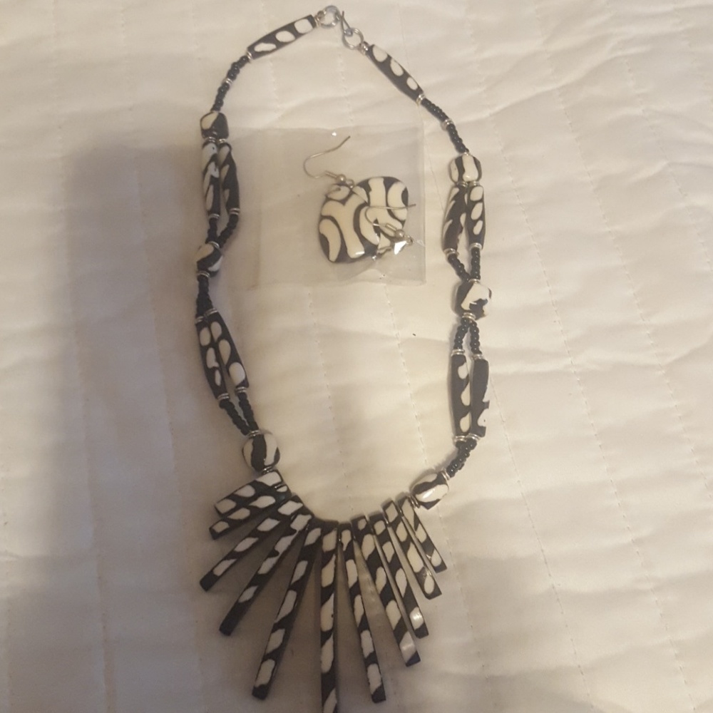 Ugandan jewelry