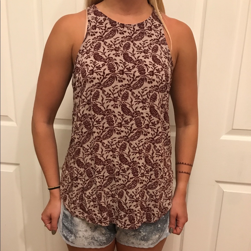 Cream & Maroon sleeveless blouse