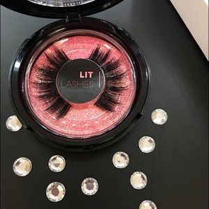 Lit Lashes-Paradise Glitter-Silk Lashes