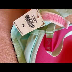🎀 VICTORIA SECRET PINK AND BLUE PUSH UP BRA🎀