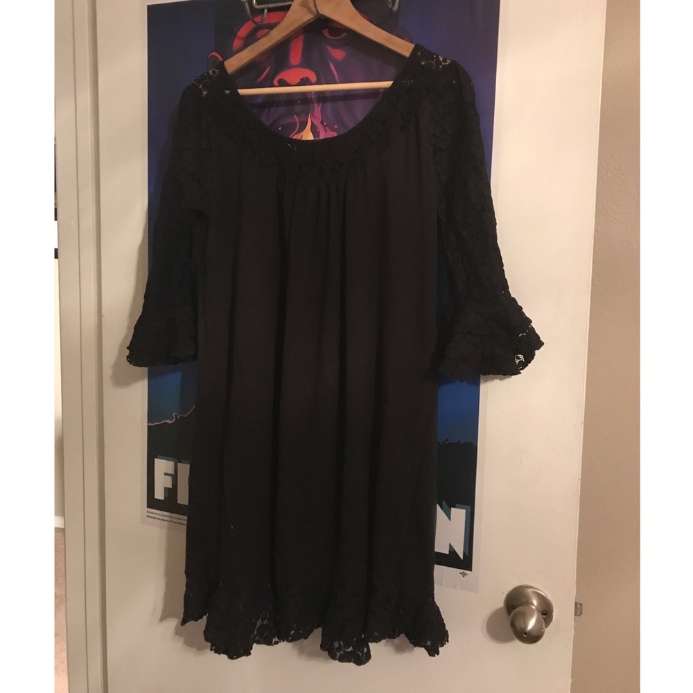 Witchy black lace sleeved dress
