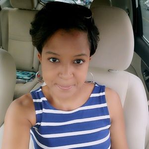 Meet your Posher, Ebony