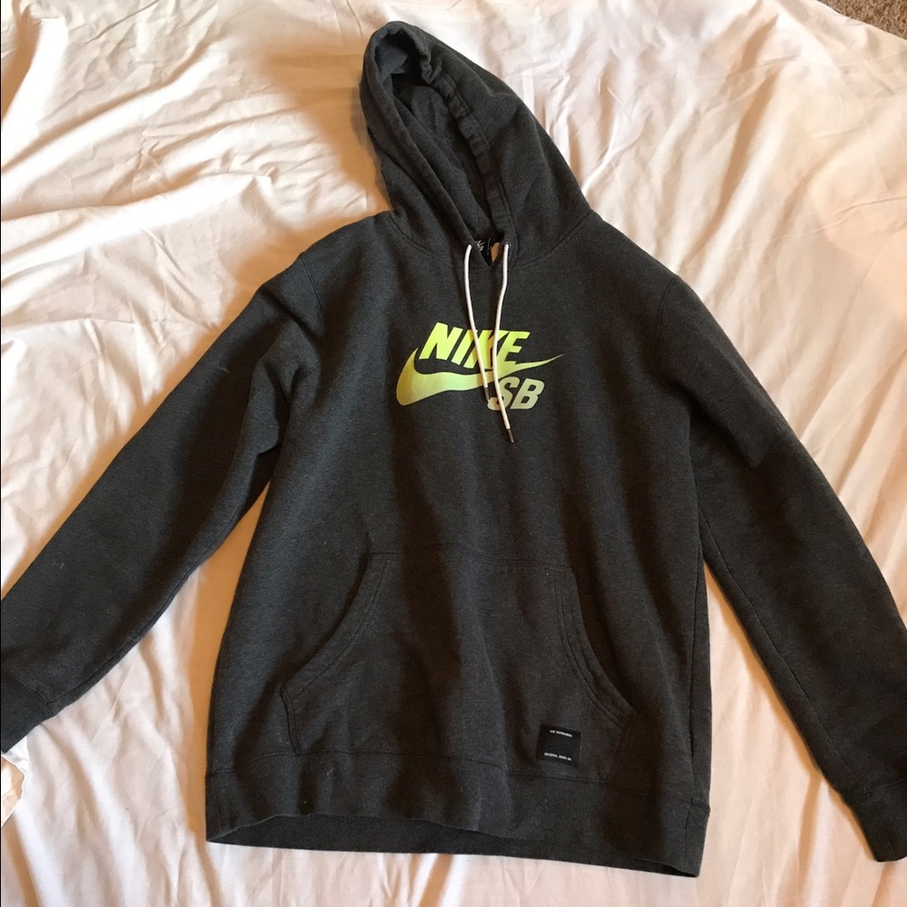 nike sweatshirt