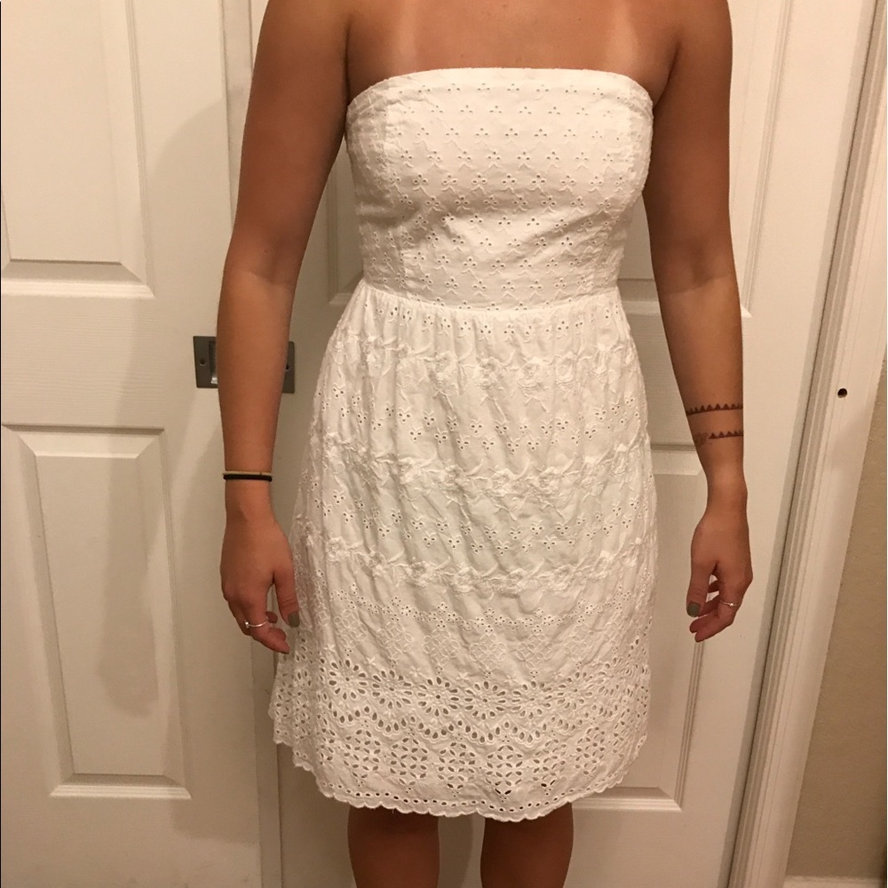 STRAPLESS DRESSES ONE WHITE ONE BLUE