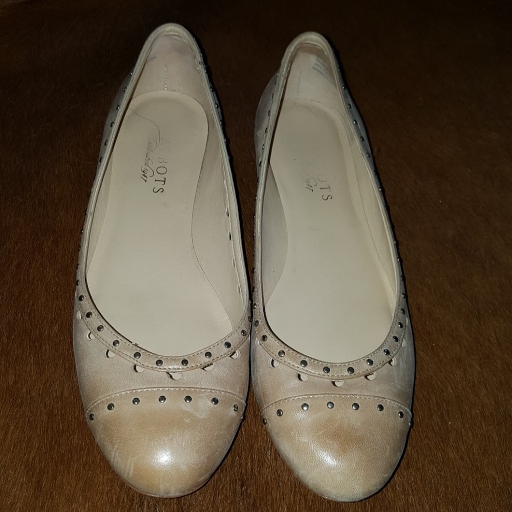 SOLD. Talbots Leather Flats