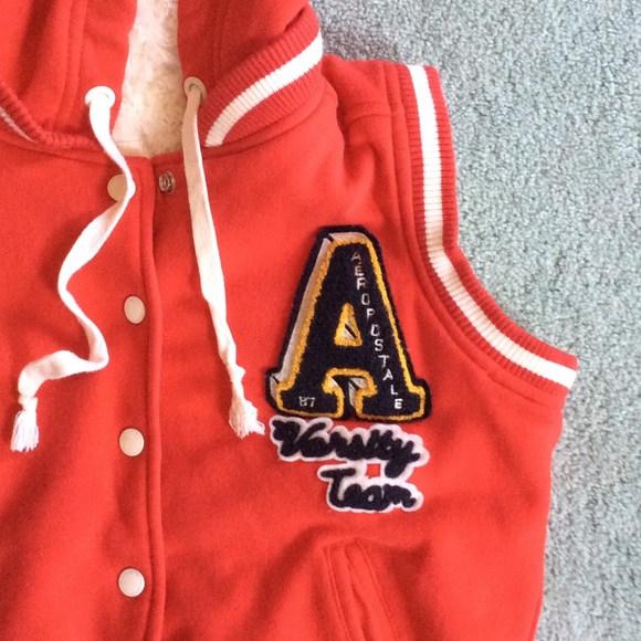 Vest - Picture 2 of 4