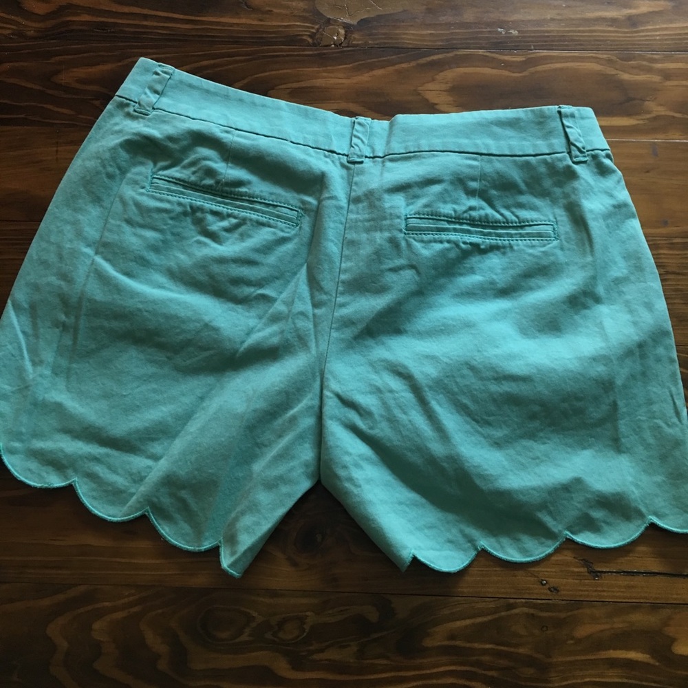 Ann Taylor Loft Mint Scalloped Shorts! Adorable!