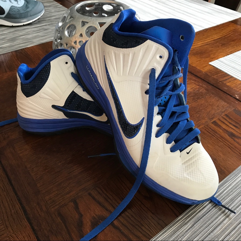 Nike women's basketball shoes
