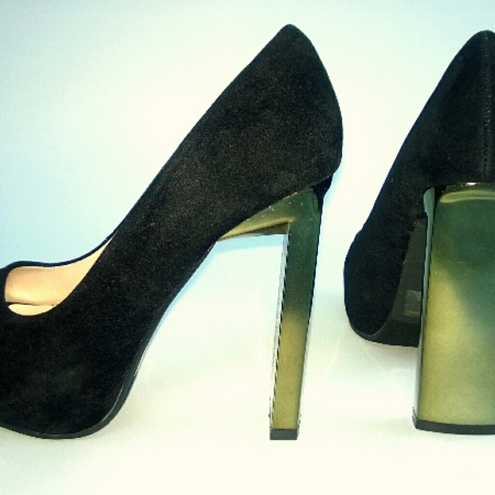 Wrapped platform pumps - Picture 3 of 3