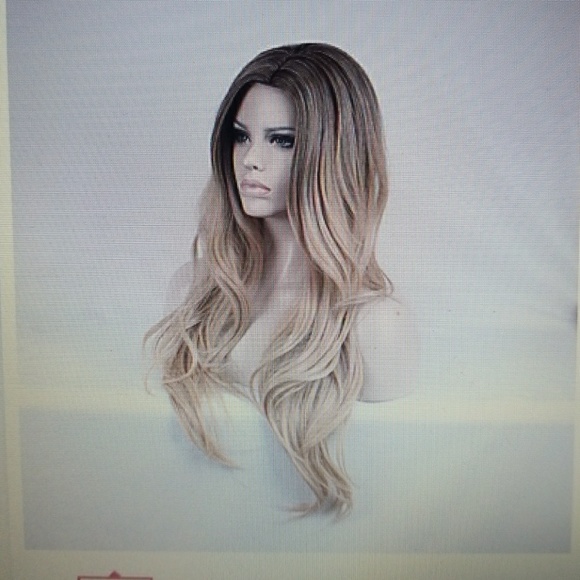 Blonde Wavy Heat Resistant Wig main image 4