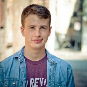 Meet your Posher, Casey