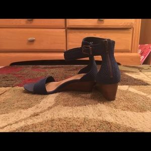 Ugg gently worn twice too big for my feet