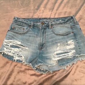 Gently Used📌 High waist AE distressed shorts