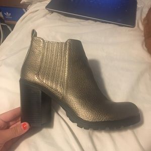 3.5 inch gold short boots