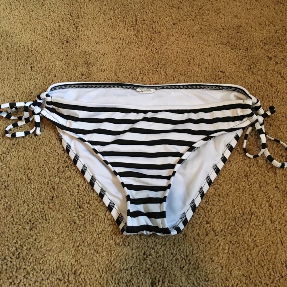 Striped bikini bottoms!