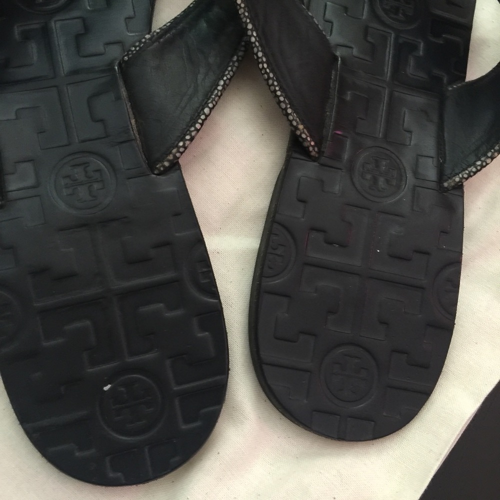 Tory Burch Thora Flat Thong Sandals - Picture 5 of 8