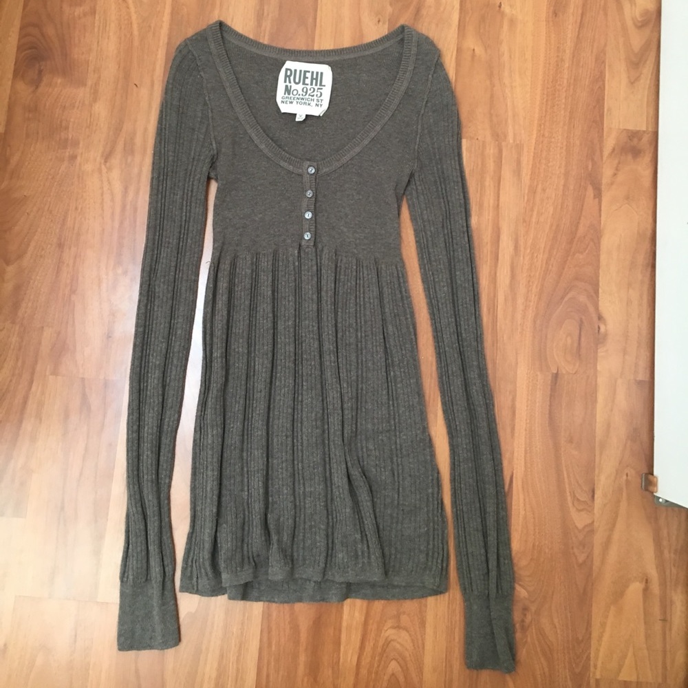 Ruehl Long Sleeve Sweater