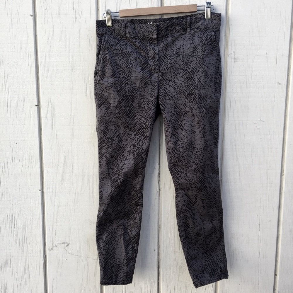 GAP skinny crop with zipper detail