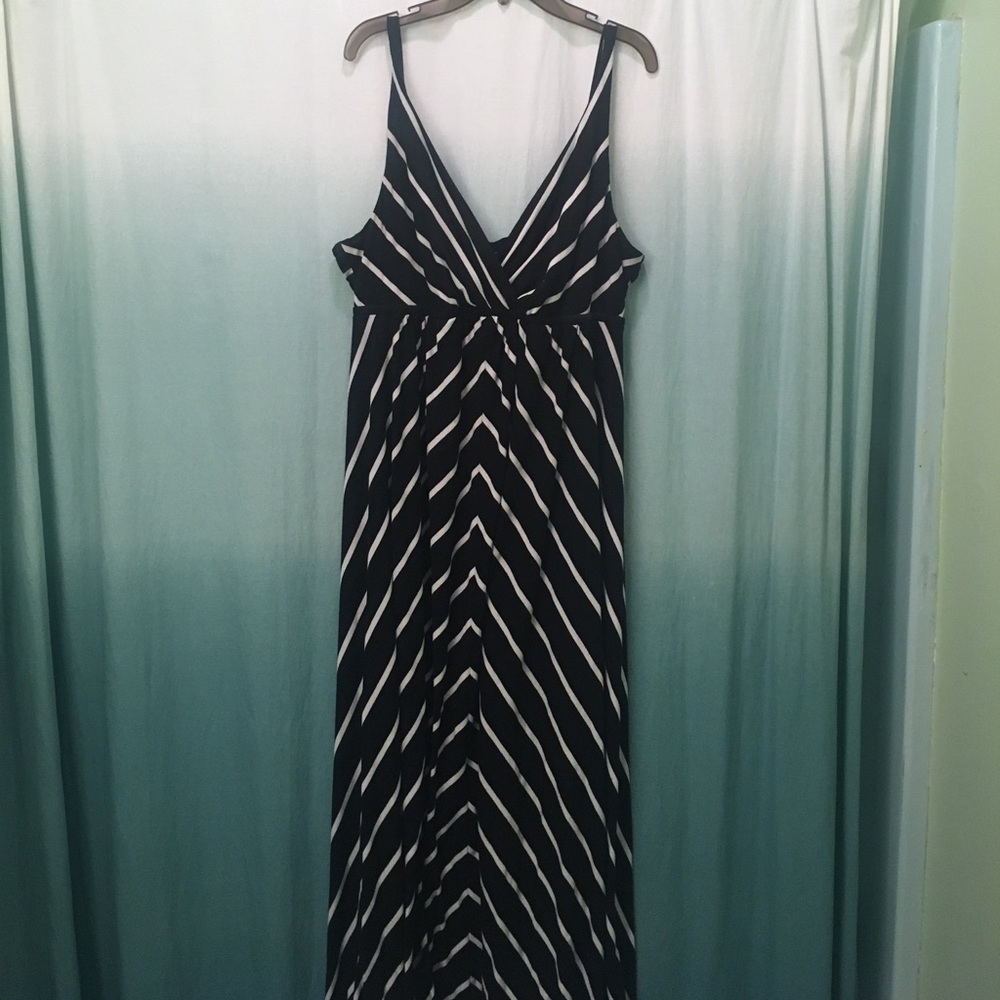 Adorable Soma Striped Maxi Dress