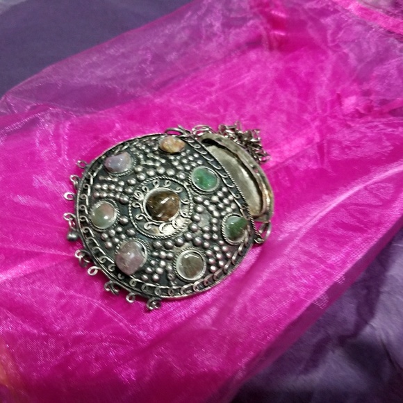 Vintage stone small pocket necklace - Picture 2 of 3