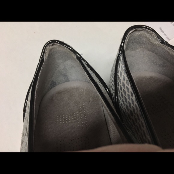 TSUBO Ebonee Snake Print Suede Loafer - Picture 7 of 7