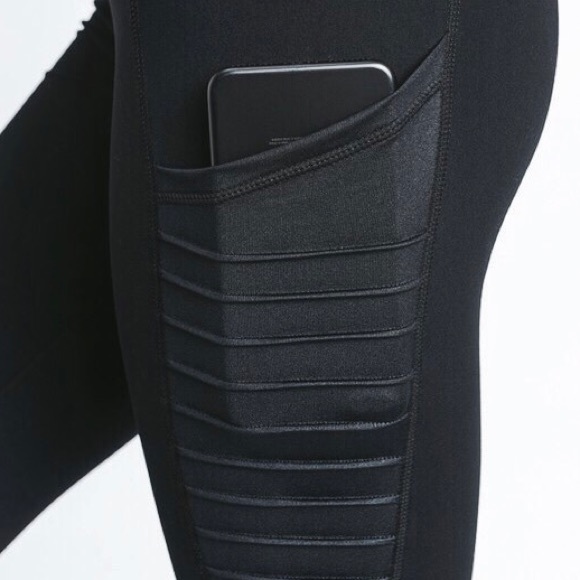 SOLD OUT // Good Side Mesh Workout Leggings - Picture 3 of 4