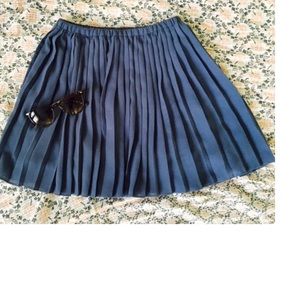 Banana Republic pleated chiffon skirt