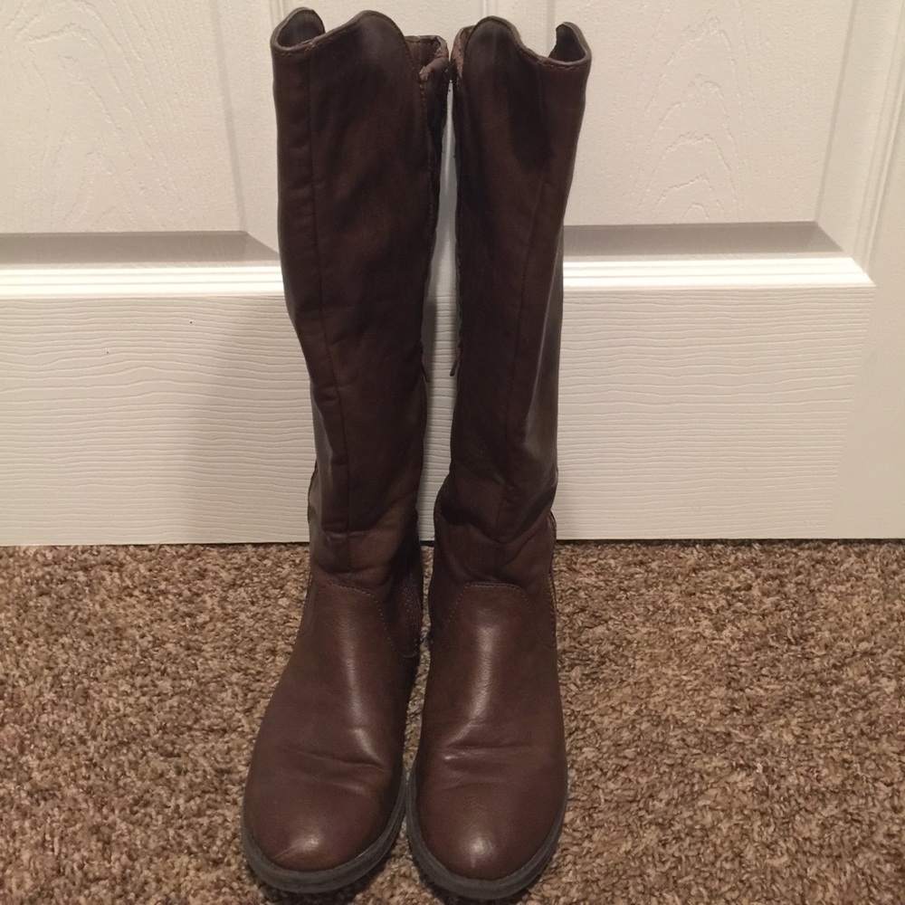 Brown boots
