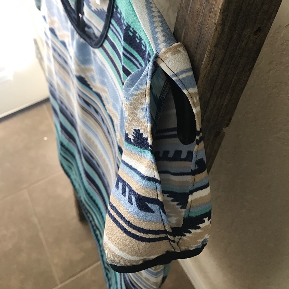 Charming Charlie Pattern Top - Picture 3 of 4