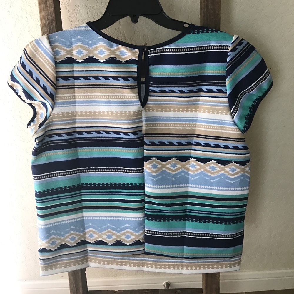 Charming Charlie Pattern Top - Picture 4 of 4