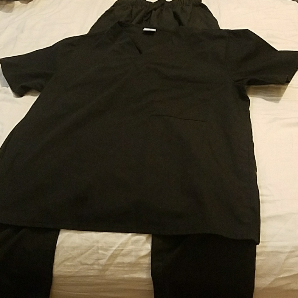 Scrub set