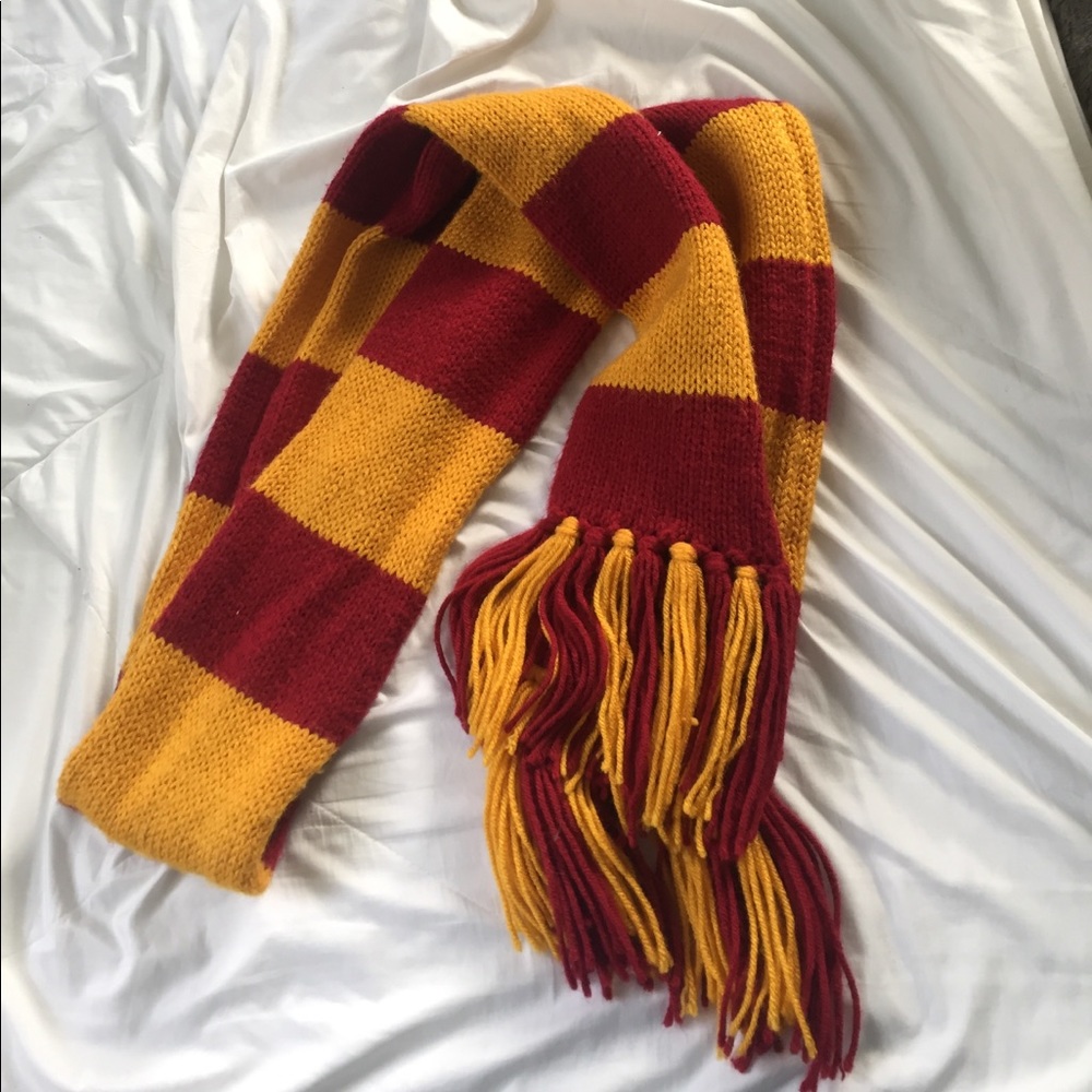 Handmade Gryffindor Harry Potter scarf