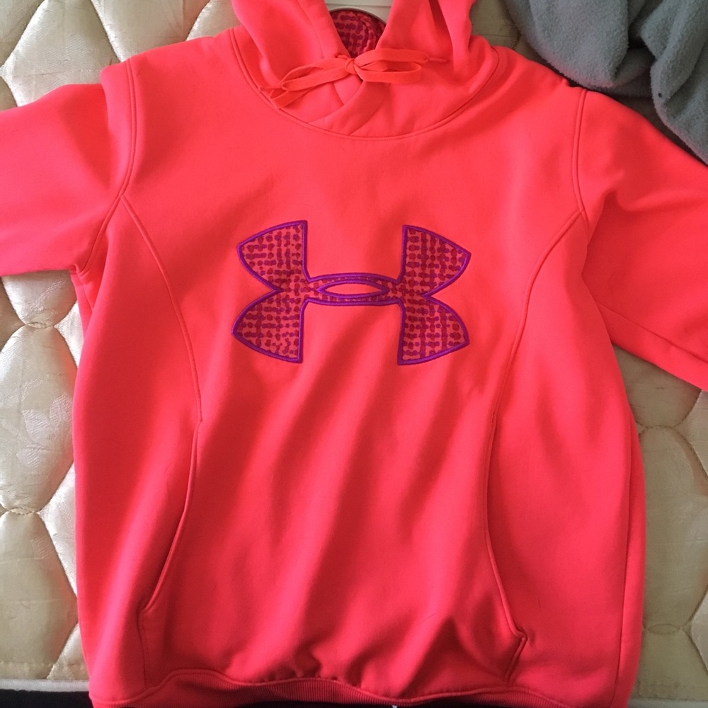 Under armour sweatshirt