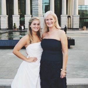 Meet your Posher, Elizabeth