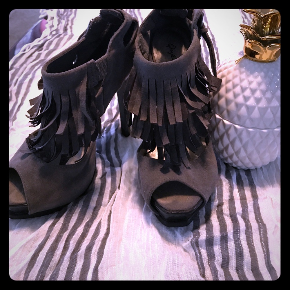 Gray fringe open toed high heels
