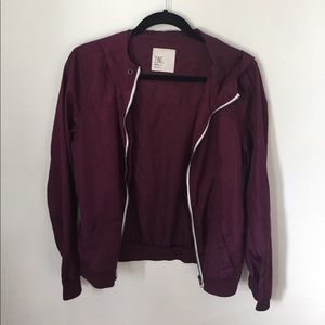Windbreaker maroon jacket